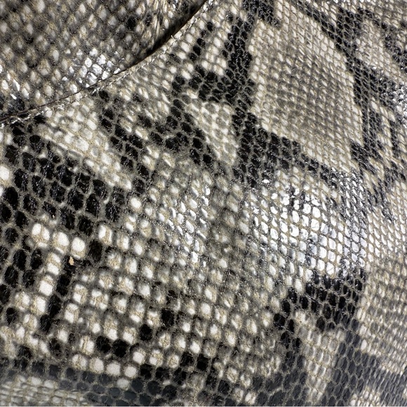 Donna Karan Black and Cream Hobo Bag - Picture 6 of 16